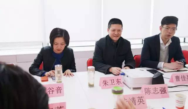 浙江海寧市丁橋鎮(zhèn)與上海東方龍商務(wù)咨詢有限公司簽訂委托招商引資合作協(xié)議 浙江海寧市丁橋鎮(zhèn)與上海東方龍商務(wù)咨詢有限公司簽訂委托招商引資合作協(xié)議