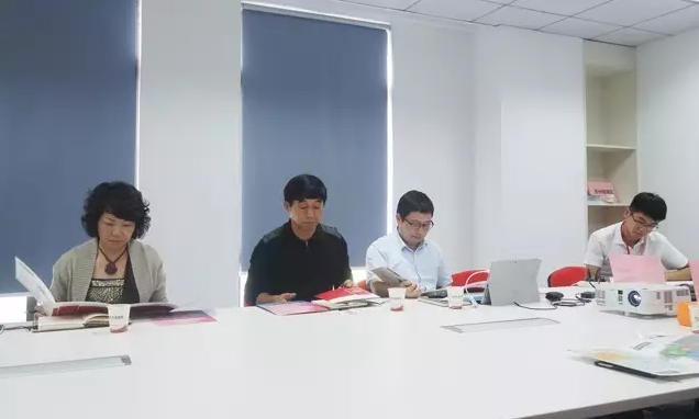 東方龍商務(wù)舉行新型工業(yè)協(xié)作型機器人投資選址項目的對接會 東方龍商務(wù)舉行新型工業(yè)協(xié)作型機器人投資選址項目的對接會