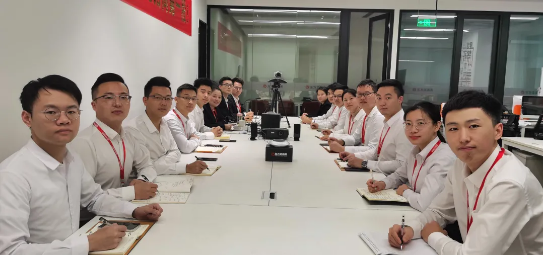  1月上旬，集團(tuán)舉行2021年首場投資選址項(xiàng)目評估會(huì)，成功通過34個(gè)高質(zhì)量項(xiàng)目