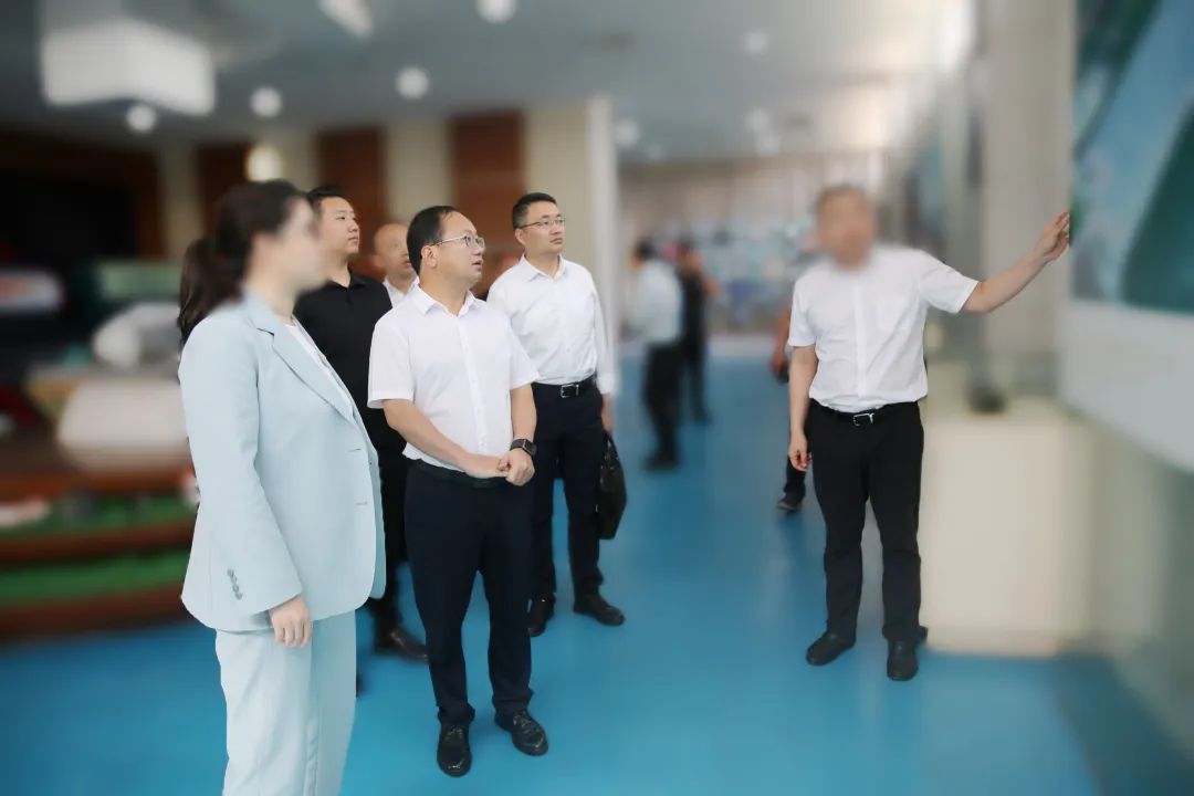 百億規(guī)模大型集團(tuán)公司，投資50億！四川某地方政府實(shí)地對(duì)接新型鋰電池生產(chǎn)擴(kuò)建投資選址項(xiàng)目