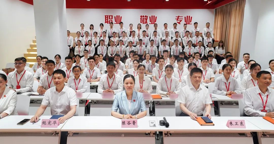 再獲殊榮！東方龍商務集團喜獲2023年度上海市“專精特新”企業稱號！