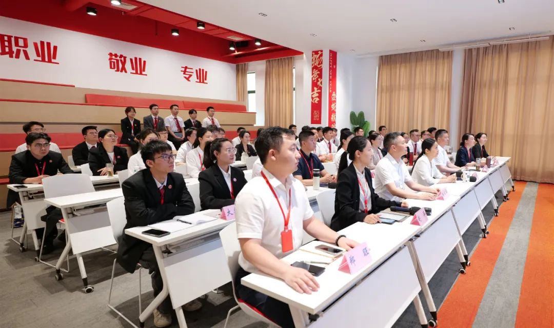 聚集大產(chǎn)業(yè)、大鏈主項(xiàng)目，帶動(dòng)大發(fā)展！5月下旬，集團(tuán)共31個(gè)優(yōu)質(zhì)投資選址項(xiàng)目通過(guò)評(píng)估